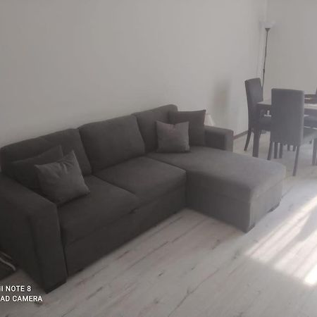 Appartamento Casa Lucia Rozzano Esterno foto