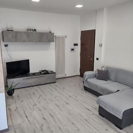 Appartamento Casa Lucia Rozzano Esterno foto