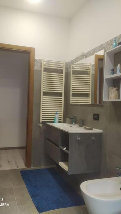Appartamento Casa Lucia Rozzano Esterno foto