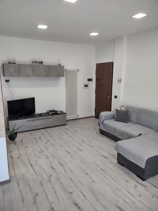 Appartamento Casa Lucia Rozzano Esterno foto